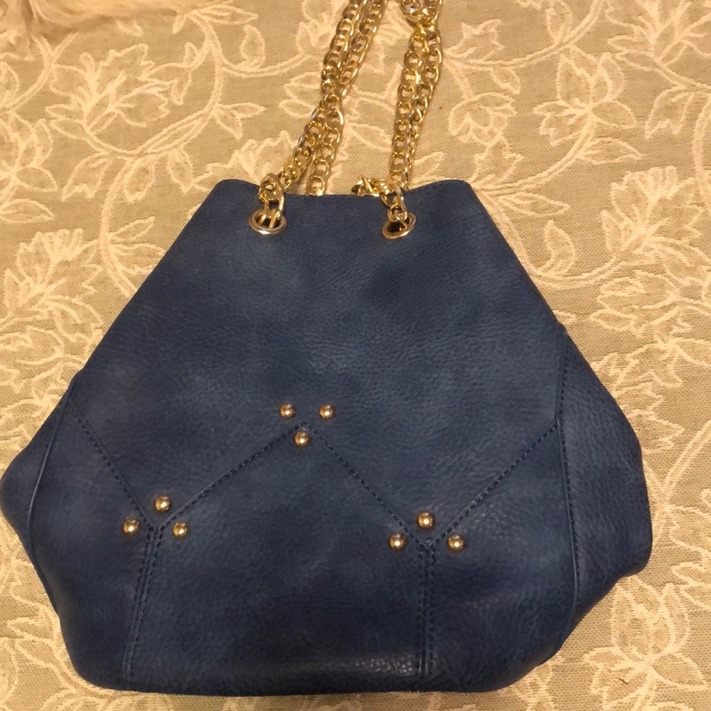Cute blue bucket bag with gold hardware